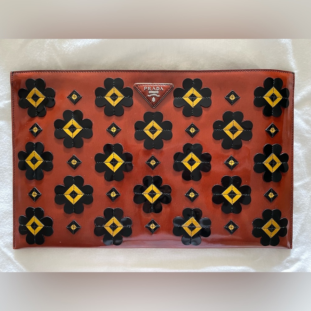 PRADA Brushed Leather Zip Clutch Bag w/Laser Cut Flowers, Caramel, NEW - Picture 1 of 16